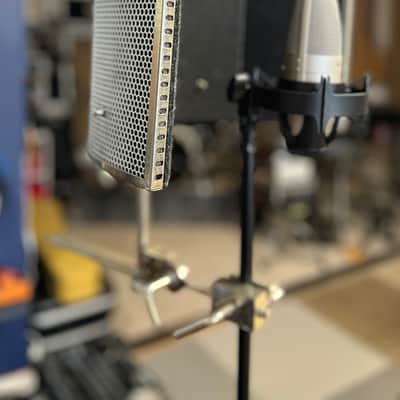 sE Electronics Reflexion Filter Pro 2010s - Silver / Black image 6