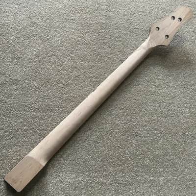 Tagima 4 String Bass Maple Wood Neck, Rosewood Fretboard 21 Frets image 5