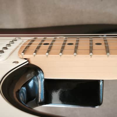 Fender Highway One Stratocaster with Maple Fretboard 2006 - 3-Color Sunburst, USA image 13