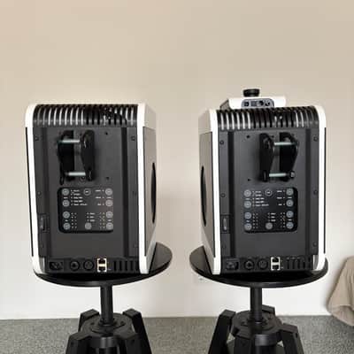 Kii Audio Kii Seven + Kii Control + wall plates 2026 - Fine Touch White image 3