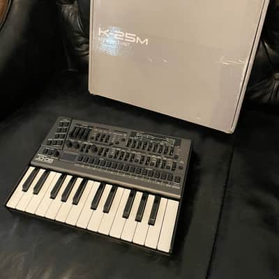 Roland JD-08 Boutique Series Programmable Synthesizer Module with K-25m Keyboard 2021 - Present - Black