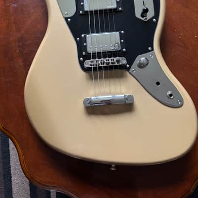 Squier Contemporary Jaguar HH ST 2021 - Present - Shoreline Gold image 2