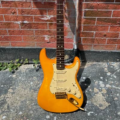 Fender Stratocaster FSR Deluxe Player '62 AVRI Reissue 2005 - very cool faded Olympic White looks 50 years old already. image 2
