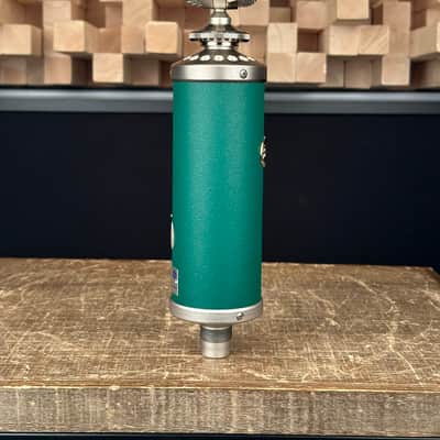 Blue Kiwi Large Diaphragm Multipattern Condenser Microphone. Great shape! image 8