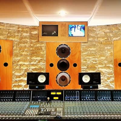 Solid State Logic Duality 48 Channel mixing console image 3