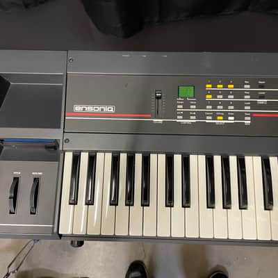 Ensoniq Mirage DSK-1 Digital Sampling Keyboard (red stripe) 1986 - Black image 3