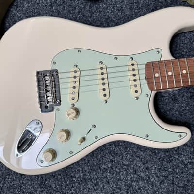 Fender Vintera 60s Strat MOD PF OLW - creme Bild 1