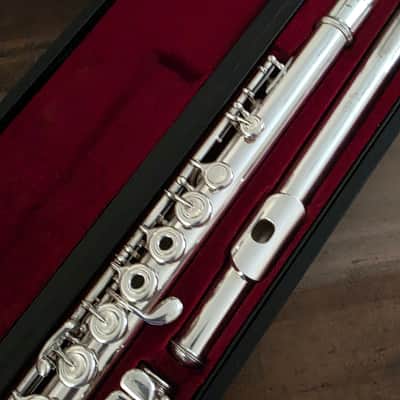 Yamaha YFL-483 (500 series equivalent) Flute – SS Headjoint Open Hole, Inline G, C Foot SN 001680 image 5