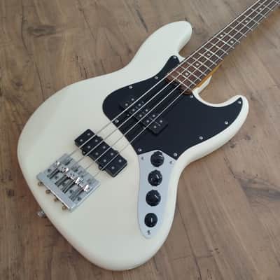 Fender Modern Player Jazz Bass IV 2014 - White image 1