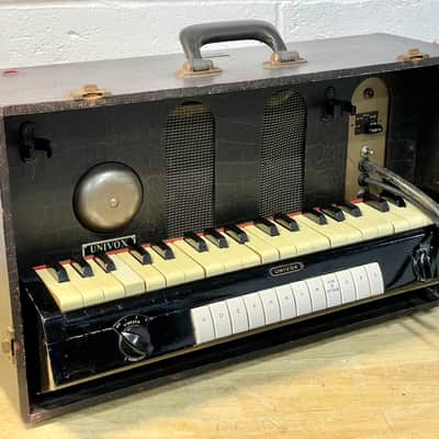 Jennings Univox 1950’s valve synthesizer image 2