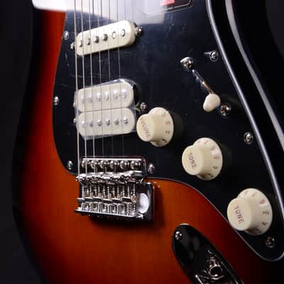 Fender Am Pro Classic Strat HSS MN - 3TS image 7