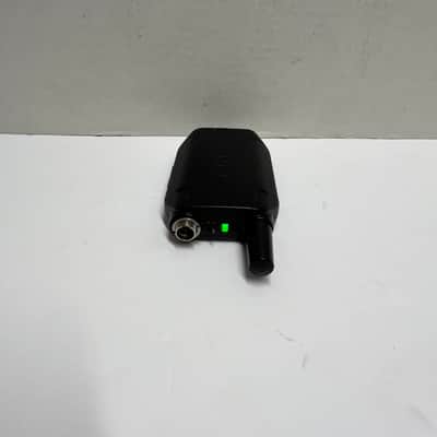 Shure GLXD1 Z2 Bodypack Transmitter with Brand New 1900mAh SB902 Battery for GLX GLXD16 D6 GLXD6 GLXD4 GLXD14 GLXD14R Wireless Systems Guitar/Bass Instrument GLXD GLXD1=-Z2 image 2