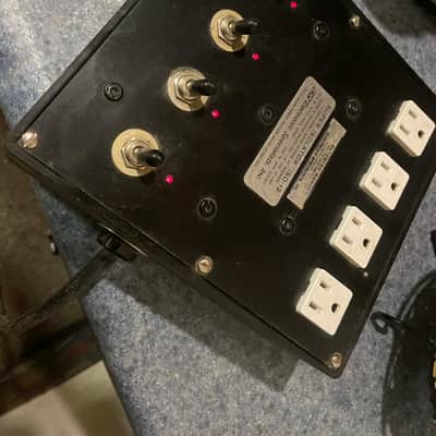 Electronic Specialists Inc Super Isolator ISO-12 AC Power/Surge Filter 4-Outlets image 3