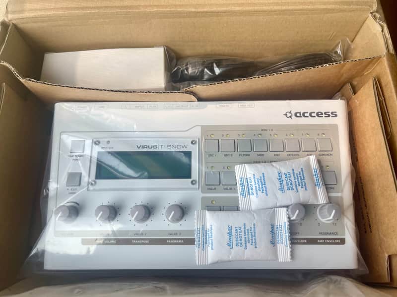 Access Virus TI Snow Desktop Digital Synthesizer 2008 - White image 1