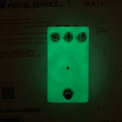 Silverlake Ross Compressor MXR DynaComp Clone - matte glow in the dark image 2