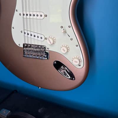 Fender American Professional Classic Stratocaster 2025 - Present - Faded Firemist Gold image 9