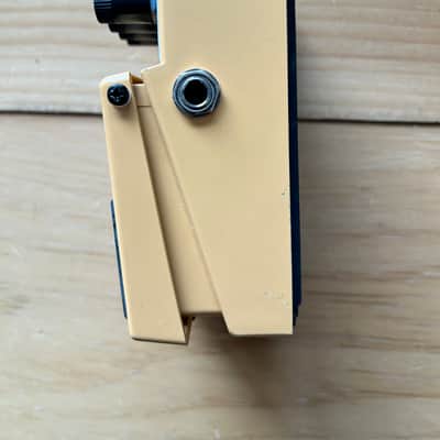 Boss AC-2 Acoustic Simulator (Silver Label) 1997 - 2006 - Yellow image 2