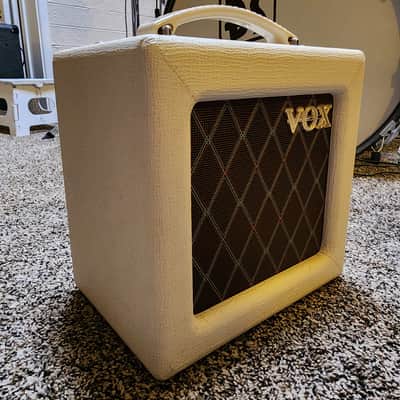 Vox AC4TV mini 4-Watt 1x6.5" Guitar Combo 2010 - 2019 - Tan image 2