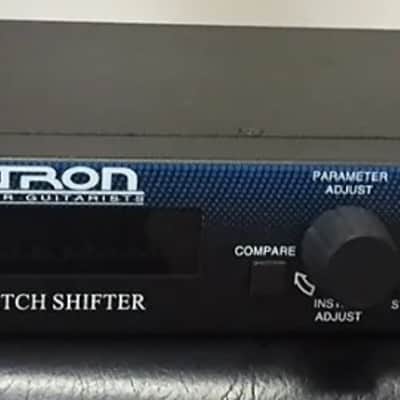 Rocktron  Intellipitch intelligent harmonizer Black/blue image 2