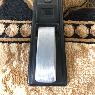 Roland RD-500 88-Key Digital Piano with weighted hammer-action keys, Black - includes Roland PB-450 bench image 12