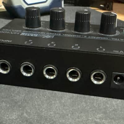 Behringer MicroAMP HA400 4-Channel Headphone Amplifier 2001 - Present - Standard image 2