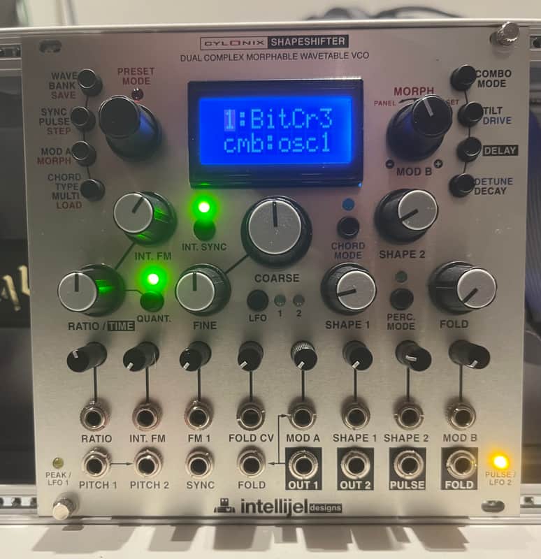 Intellijel Cylonix Shapeshifter Dual Wavetable VCO Eurorack Synth Module