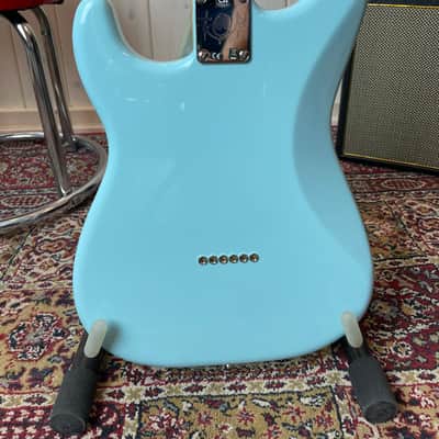 Fender Limited Edition Tom Delonge Signature Strat RW 2024 - Daphne Blue image 6