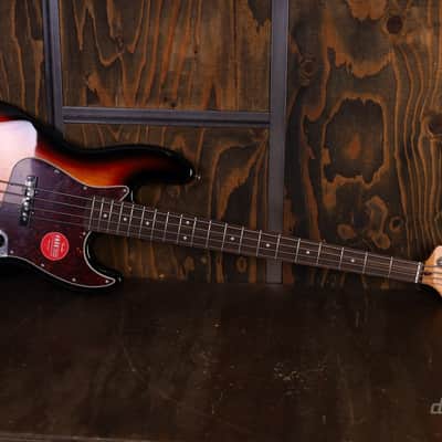 Squier Classic Vibe 60's Jazz Bass 3-Color Sunburst image 10