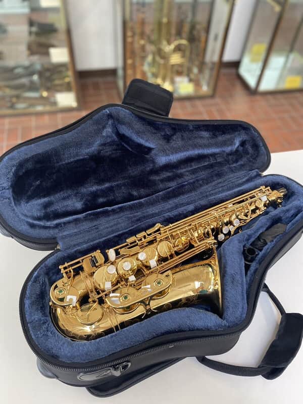 Mint Open Box P. Mauriat PMXA-67RGL Professional Alto Saxophone, Rolled Tone Holes, Gold Lacquer; with Case, Mouthpiece