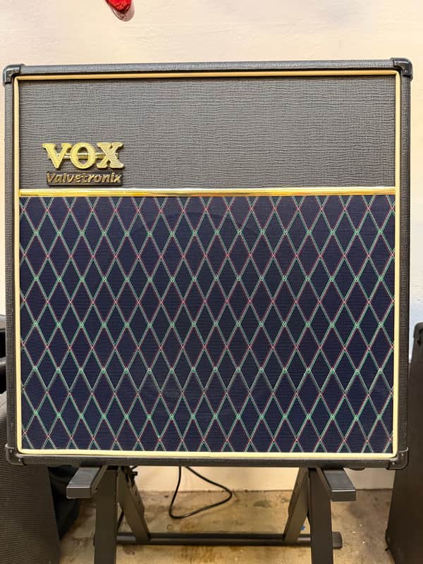 Vox AD60VT Valvetronix 60-Watt 1x12" Hybrid Guitar Combo