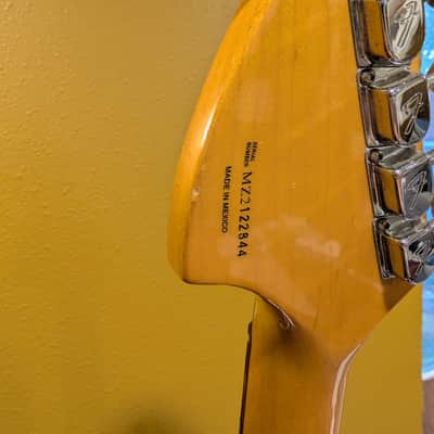 Fender Classic Series '70s Stratocaster with Rosewood Fretboard 2002 - Black w Seymour Duncan gig bag & locking strap image 9