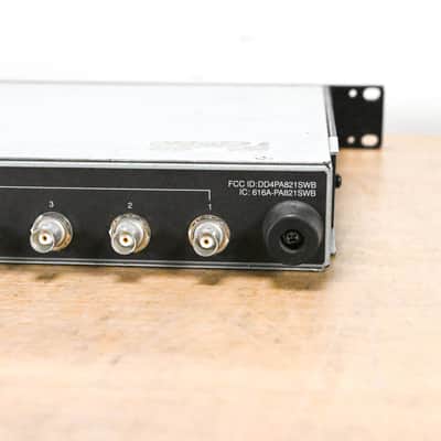 Shure PA821SWB PSM Antenna Combiner - 470-952 MHz CG01TUT image 6