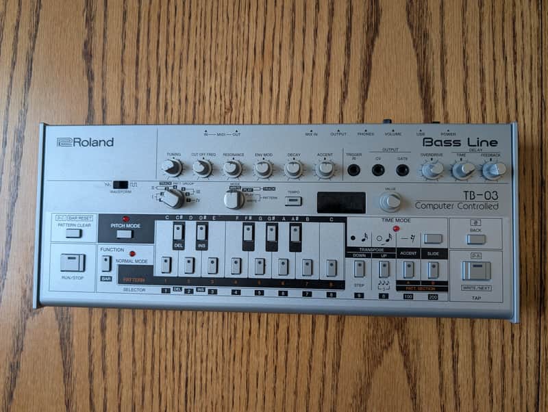 Roland TB-03 Boutique Series Synthesizer Module Bass Line