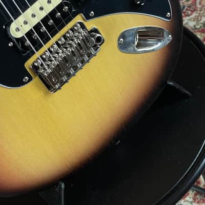 PJD Woodford Standard Plus HSS / Tremolo - 3-Tone-Sunburst + Made in England + NEW + 2,898 kg ! image 5