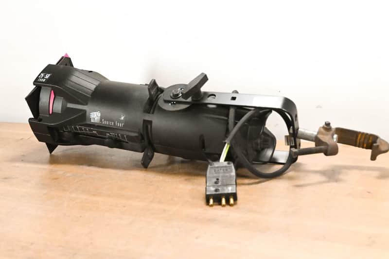 ETC Source Four Jr 25-50 Degree Zoom 575 Ellipsoidal Light CG0120Z image 1