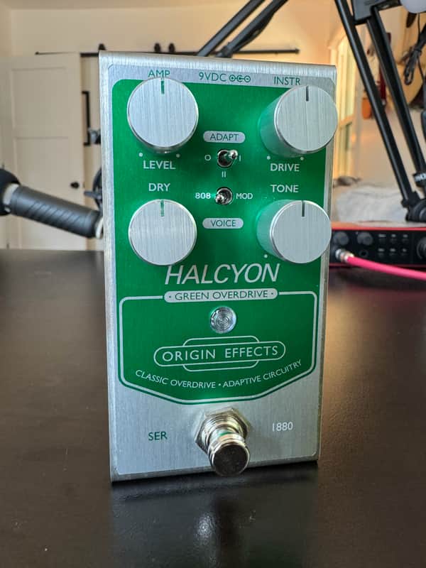 Origin Effects Halcyon Green Overdrive 2022 - Present - Silver / Green image 1
