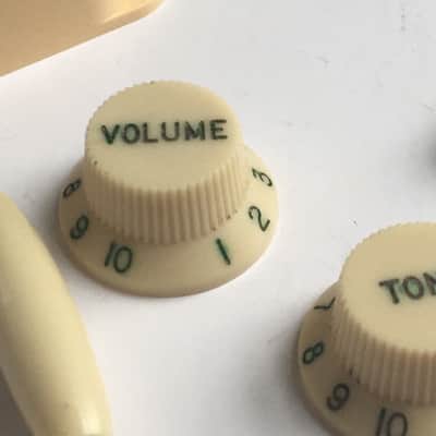 Cream Aged Relic Green Fonts Reissue Fender Strat Pickup Covers 3 Knobs Full Set image 5