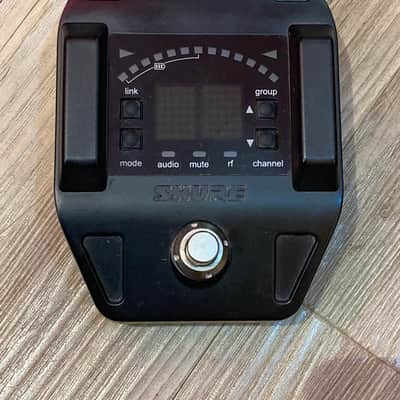 Shure GLXD16 Guitar Wireless System image 1