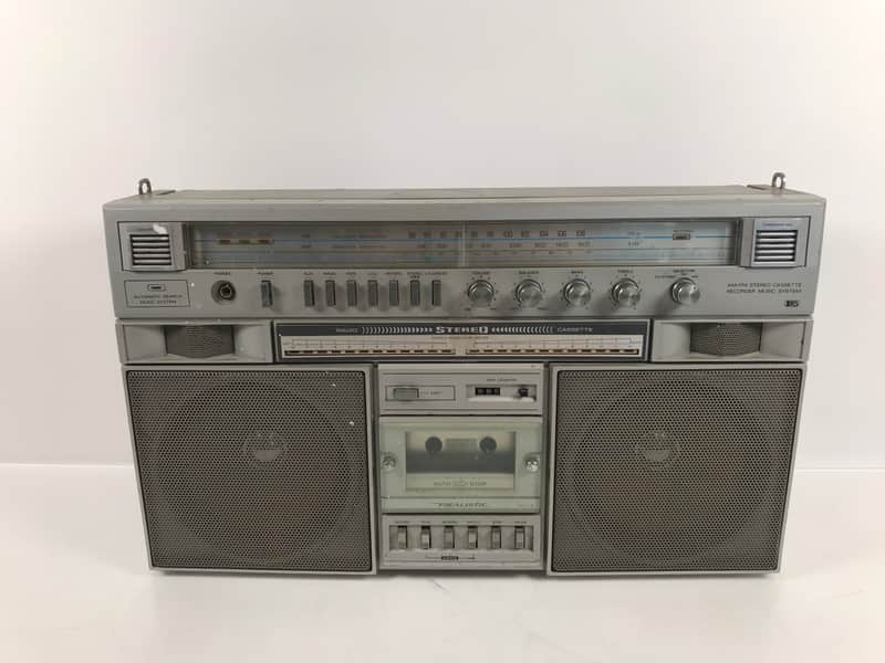 Vintage Realistic SCR-8 Boombox 14-778A For Parts Only Radio image 1