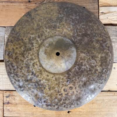 Meinl Byzance Extra Dry Medium Thin Hi-Hats - 15" image 5