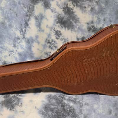 Vintage RARE 1955 to 1966 Gibson Branded Faux Alligator Exterior Brown Interior J45 J50 Soft Shell Guitar Case image 4
