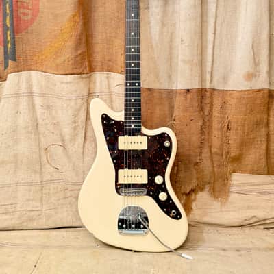Fender MIJ Classic 60's Jazzmaster 2016 - Vintage White image 2