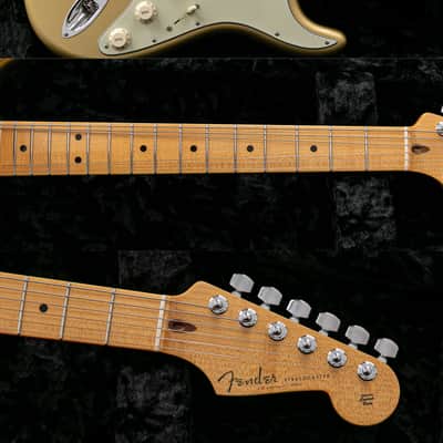 2009 Fender Custom Shop Deluxe Stratocaster in HLE Gold image 7
