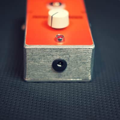 Orange Compressor Effect Pedal By Mojo Gear /Dan Armstrong's orange squeezer clone/vintage image 4