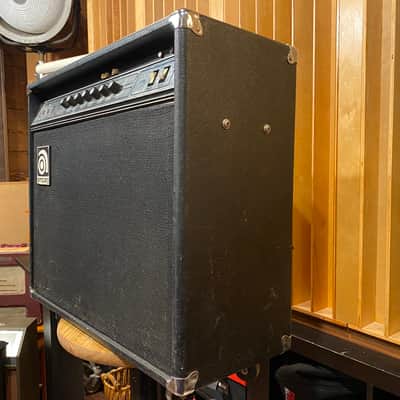 Ampeg VT-22 100-Watt 2x12" Guitar Combo image 5