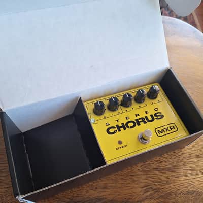 Immagine MXR M134 Stereo Chorus 2004 - Present - Yellow - 2