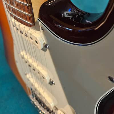 Fender American Deluxe Stratocaster With Hard Case 2013 - Sienna Sunburst image 15