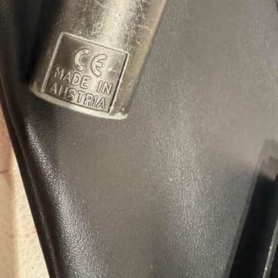 AKG Dynamic Handheld Microphone image 2