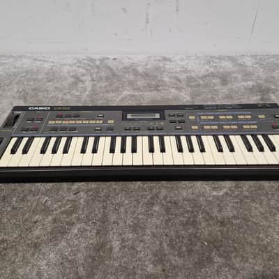 Casio CZ-101 - Compact Digital Synthesizer - Excellent w/ Power Supply
