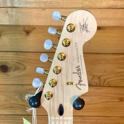Fender Richie Kotzen Stratocaster SSS 2025 - Transparent Red Burst image 2